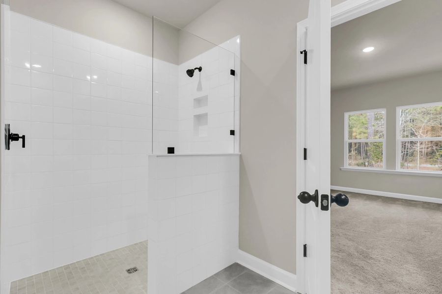 Spacious, unfurnished interior of a new home in Hammock Walk at Nexton, Summerville (Image 25).