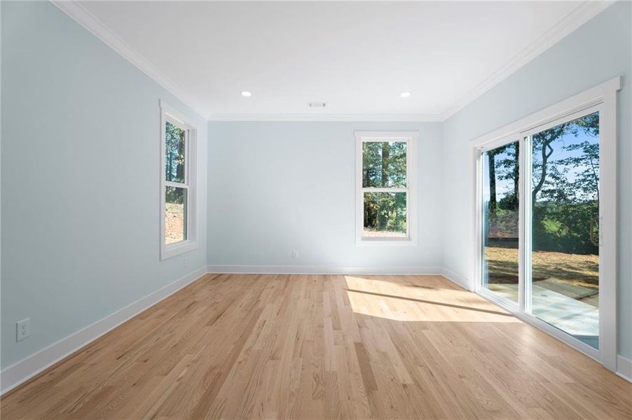 Spacious, unfurnished interior of a new home in , Summerville (Image 17).