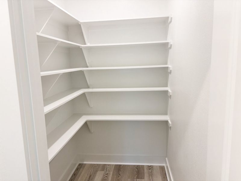 Spacious, unfurnished interior of a new home in Young Oaks, Crestview (Image 13).
