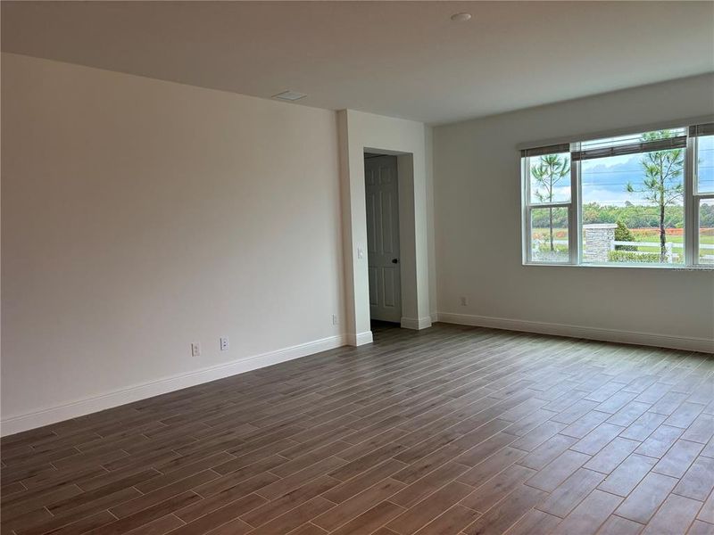 Spacious, unfurnished interior of a new home in Trinity Lakes, Groveland (Image 9). Spacious, unfurnished interior of a new home in Trinity Lakes, Groveland (Image 9).