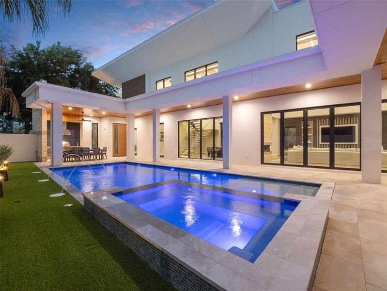 Exterior details and patio area of a home in , Orlando (Image 40).