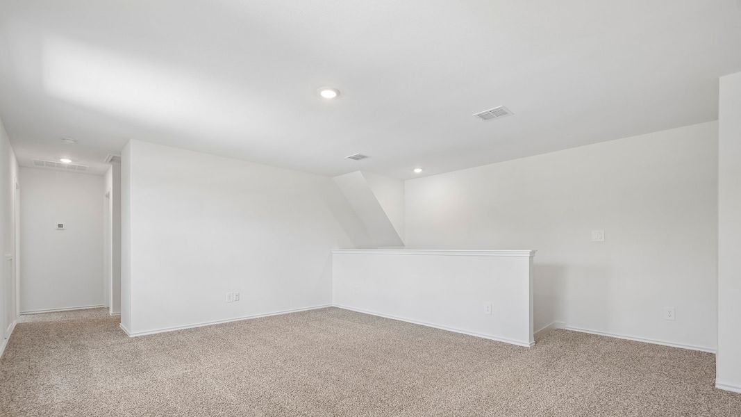 Spacious, unfurnished interior of a new home in Valverde, Bastrop (Image 28).