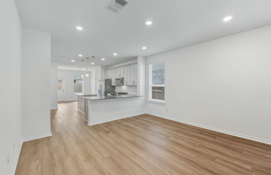 Spacious, unfurnished interior of a new home in Crosswinds, Kyle (Image 19). Spacious, unfurnished interior of a new home in Crosswinds, Kyle (Image 19).