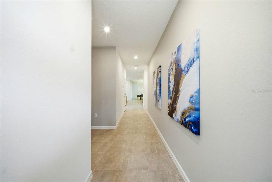 Spacious, unfurnished interior of a new home in Solara Resort, Kissimmee (Image 19).