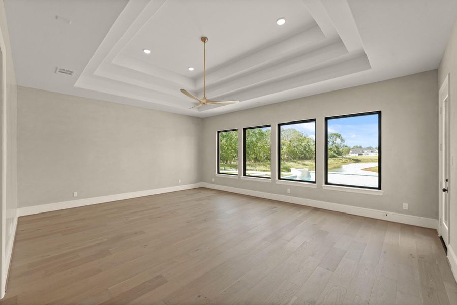 Spacious, unfurnished interior of a new home in The Park and The Reserve, Fulshear (Image 35).