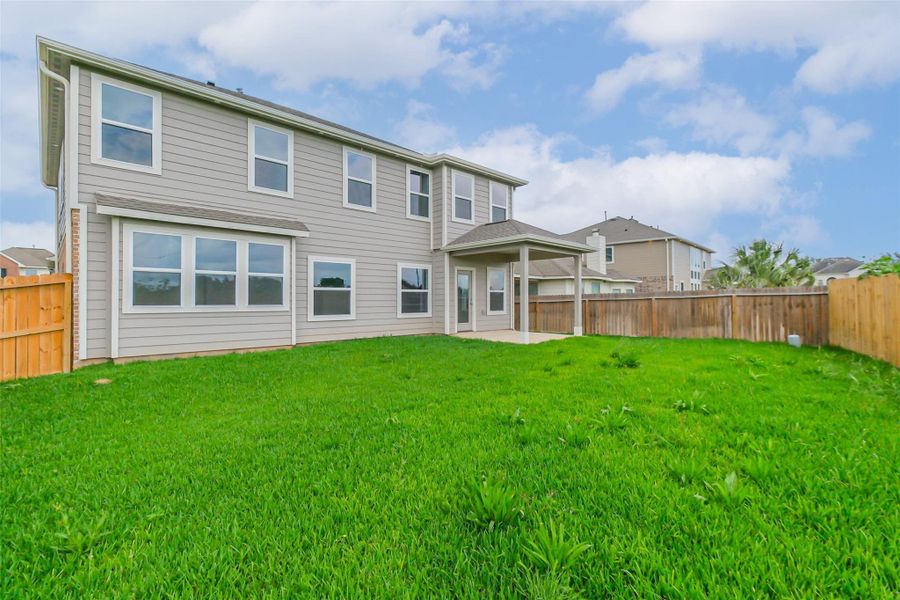 Exterior details and patio area of a home in , Fresno (Image 27).