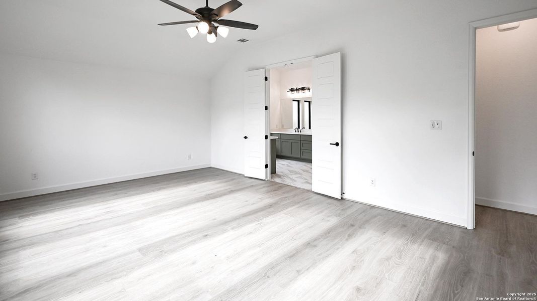 Spacious, unfurnished interior of a new home in Veramendi 60', New Braunfels (Image 10). Spacious, unfurnished interior of a new home in Veramendi 60', New Braunfels (Image 10).