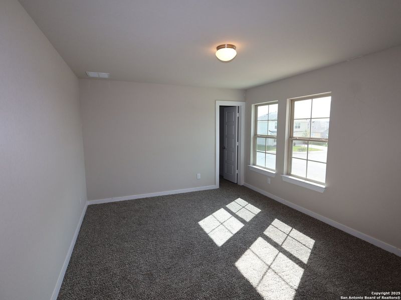 Spacious, unfurnished interior of a new home in Winding Brook, San Antonio (Image 24). Spacious, unfurnished interior of a new home in Winding Brook, San Antonio (Image 24).