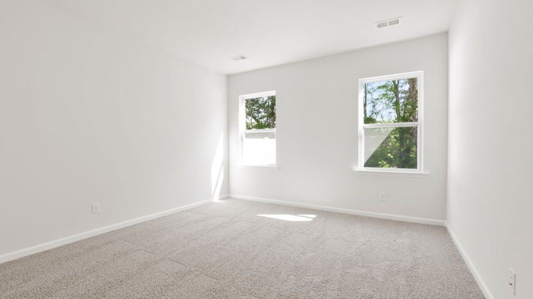 Spacious, unfurnished interior of a new home in Sage Grove, Lyman (Image 34).