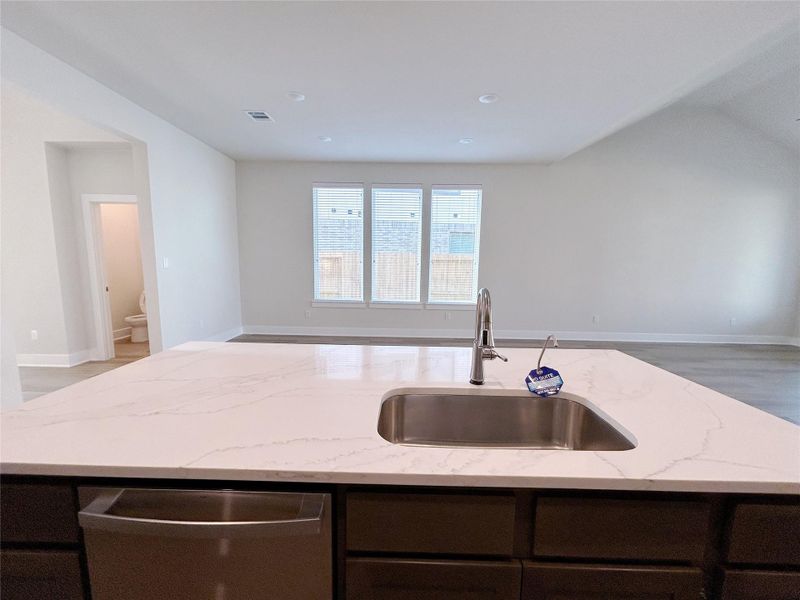 Furnished interior view inside a new home in Cross Creek Ranch 45′, Fulshear (Image 24).