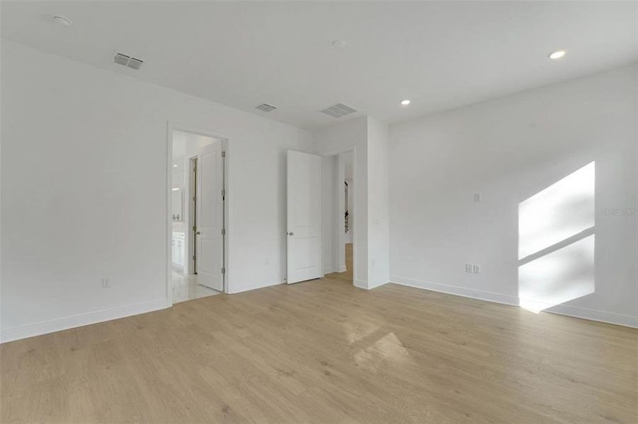 Spacious, unfurnished interior of a new home in Palms at Windermere, Windermere (Image 39). Spacious, unfurnished interior of a new home in Palms at Windermere, Windermere (Image 39).