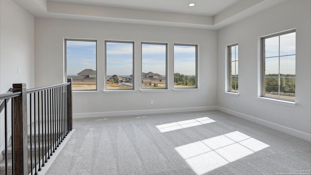 Spacious, unfurnished interior of a new home in Ladera 50', San Antonio (Image 21).
