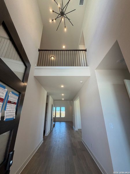 Spacious, unfurnished interior of a new home in Ladera - 50s, San Antonio (Image 13).