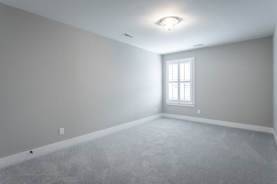 Spacious, unfurnished interior of a new home in Pine Ridge, Soddy-Daisy (Image 29).