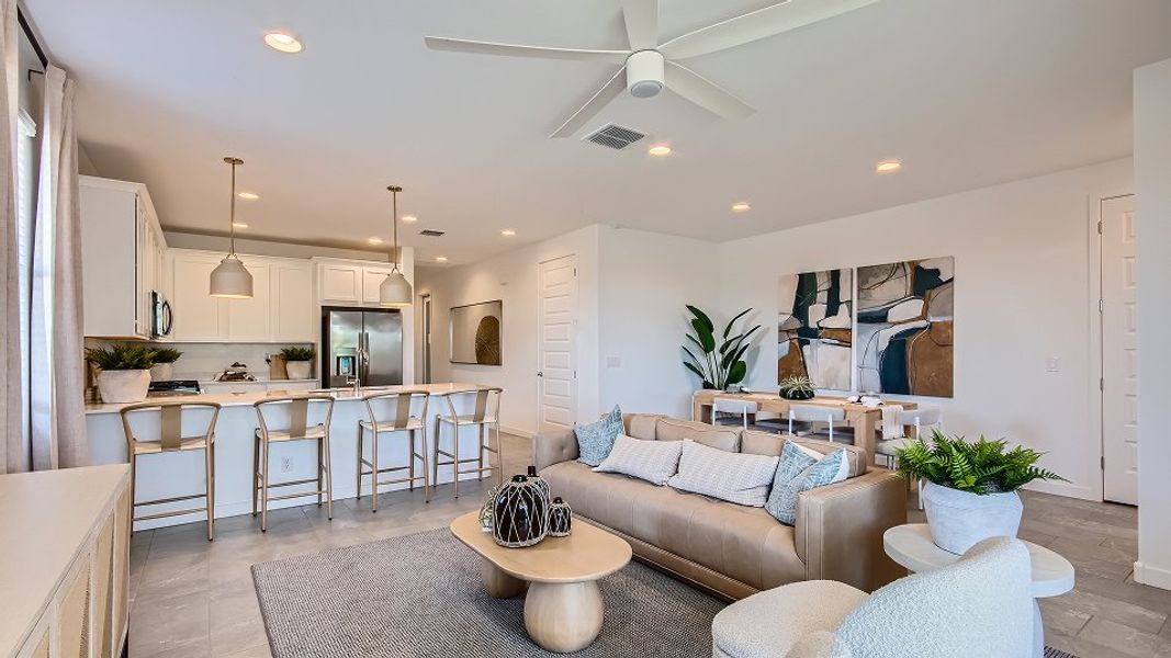 3580 Latitude Great 3of3 F1 Base4