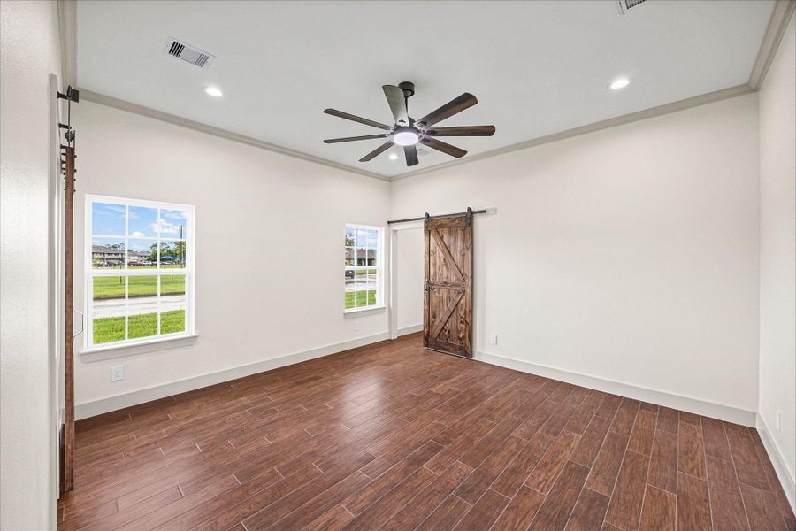Spacious, unfurnished interior of a new home in , Baytown (Image 29).