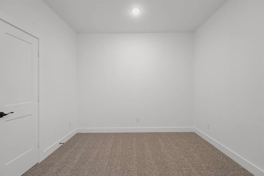 Spacious, unfurnished interior of a new home in Evergreen, Fulshear (Image 38).