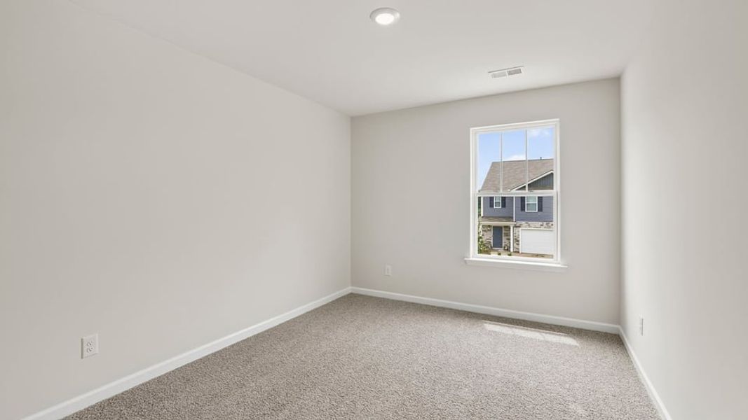 Spacious, unfurnished interior of a new home in Durbin Meadows, Fountain Inn (Image 27).