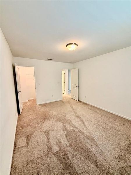 Spacious, unfurnished interior of a new home in Creekside, Dawsonville (Image 53).