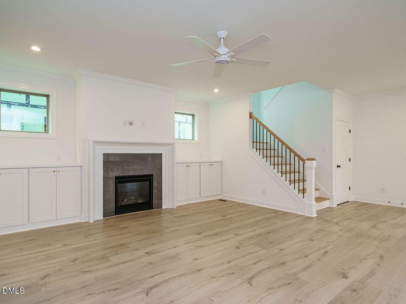 008-1280x960-living-room