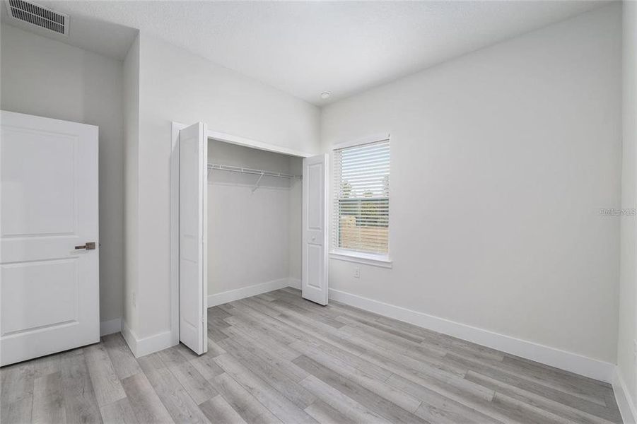 Spacious, unfurnished interior of a new home in , Ocala (Image 33).