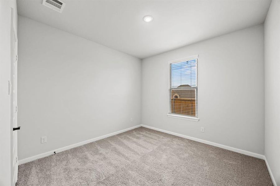 17-web-or-mls-1422-red-clover-ave