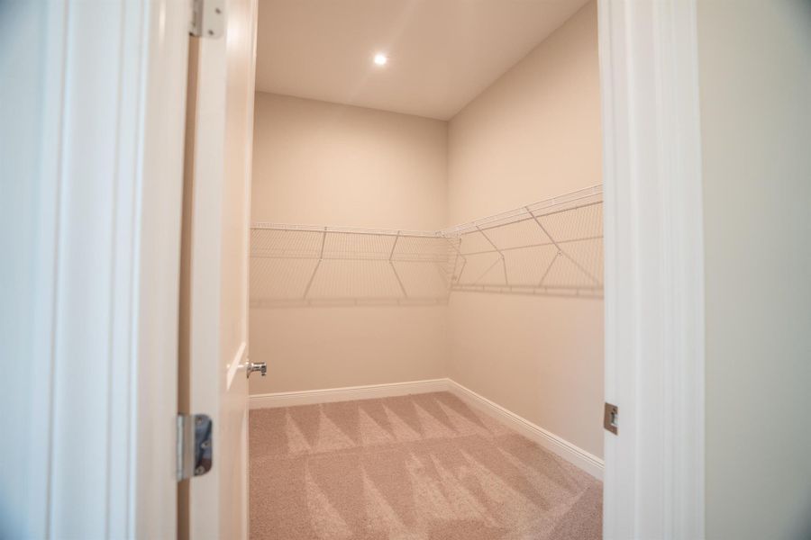 Spacious, unfurnished interior of a new home in , Port St. Lucie (Image 22).