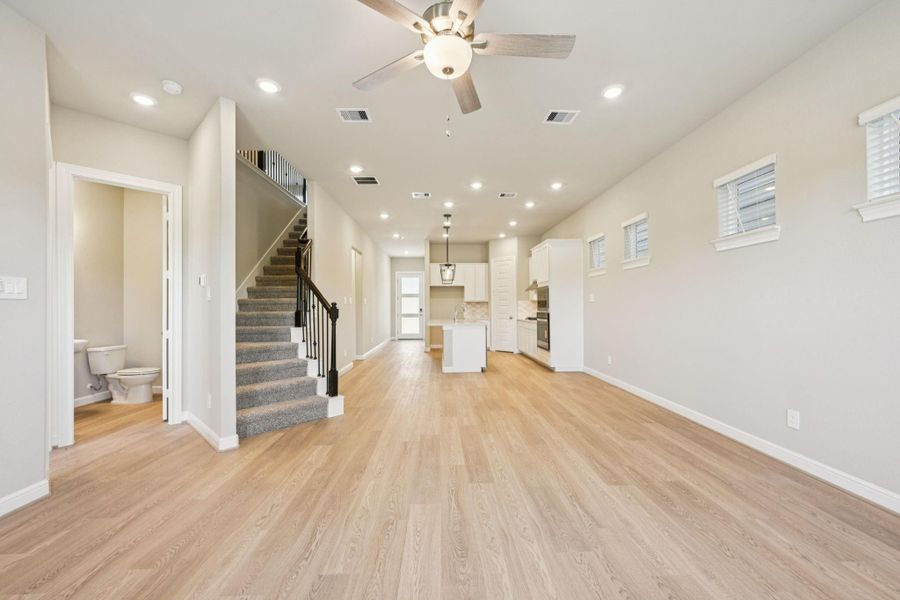 Spacious, unfurnished interior of a new home in Kemah Crossing - Luxe Series, Kemah (Image 38).