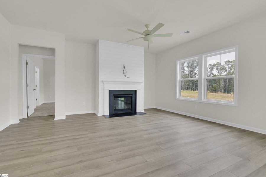 Spacious, unfurnished interior of a new home in Lynbrook, Boiling Springs (Image 13). Spacious, unfurnished interior of a new home in Lynbrook, Boiling Springs (Image 13).