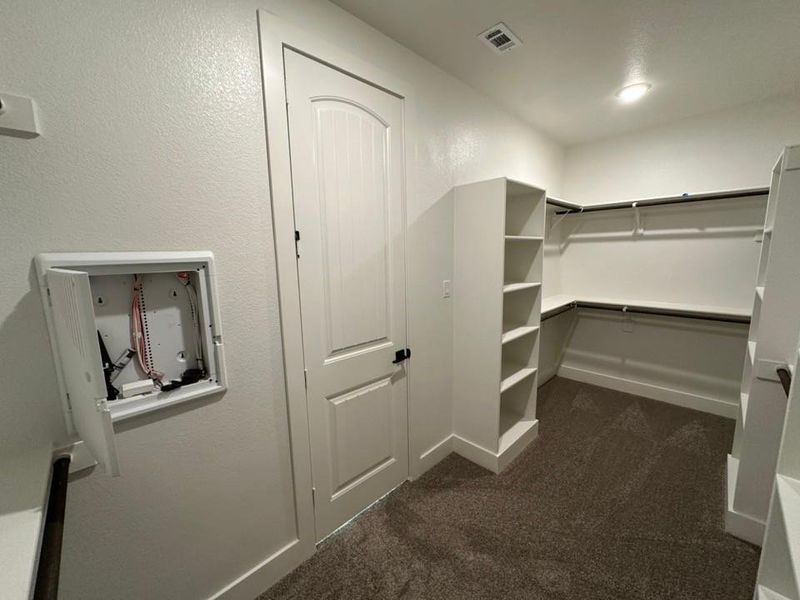 Spacious, unfurnished interior of a new home in Fannin Ranch, Leonard (Image 11).