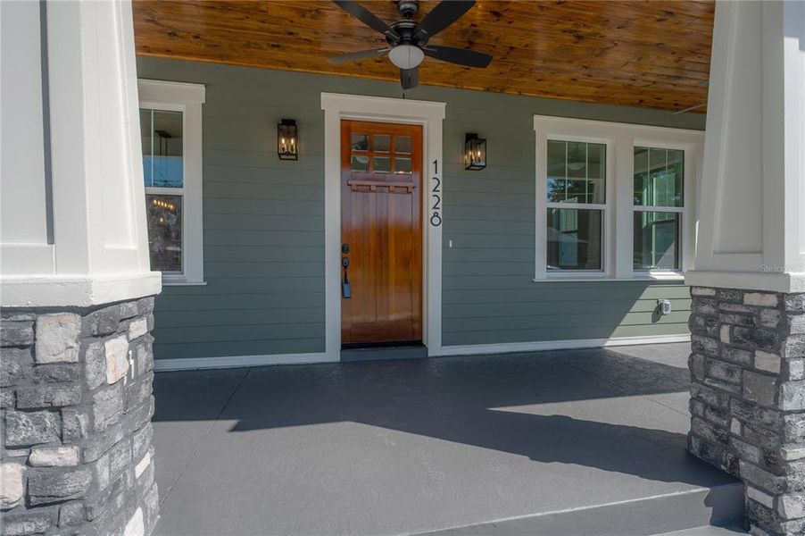 Exterior details and patio area of a home in , Tampa (Image 29).
