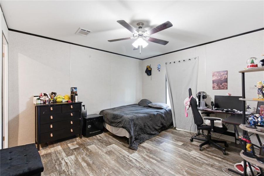 Furnished interior view inside a new home in , Fort Meade (Image 13).