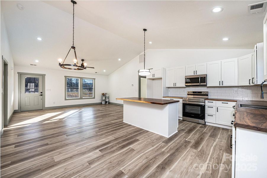 Furnished interior view inside a new home in , Valdese (Image 10).