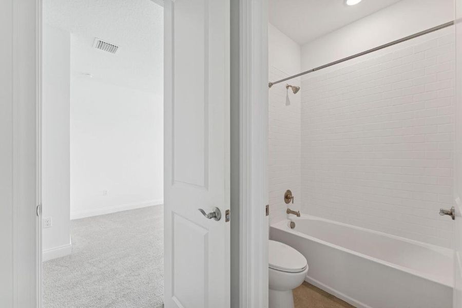 Bedroom 2/3 Bathroom