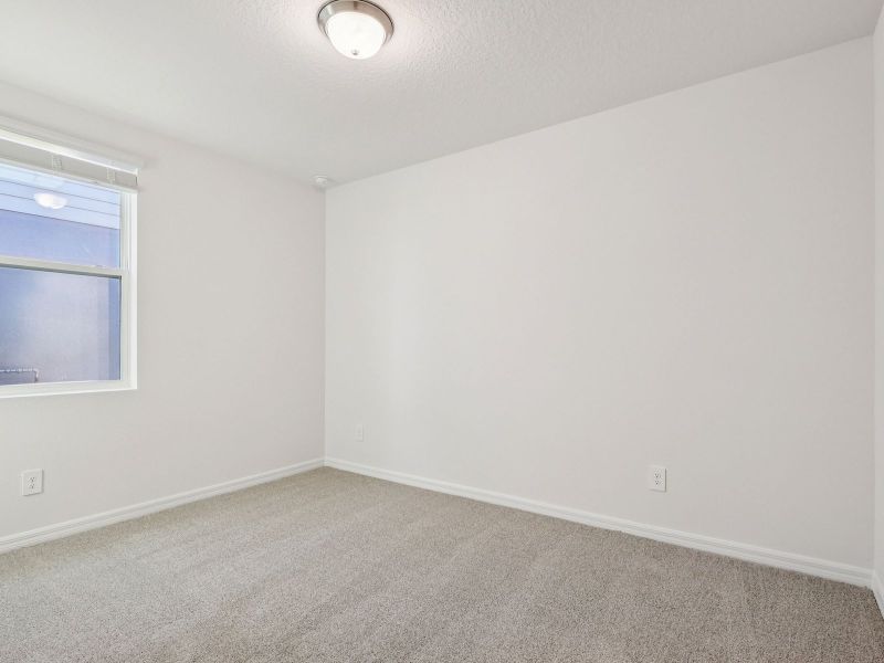 Spacious, unfurnished interior of a new home in Springs at Lake Alfred - Signature Series, Lake Alfred (Image 10).