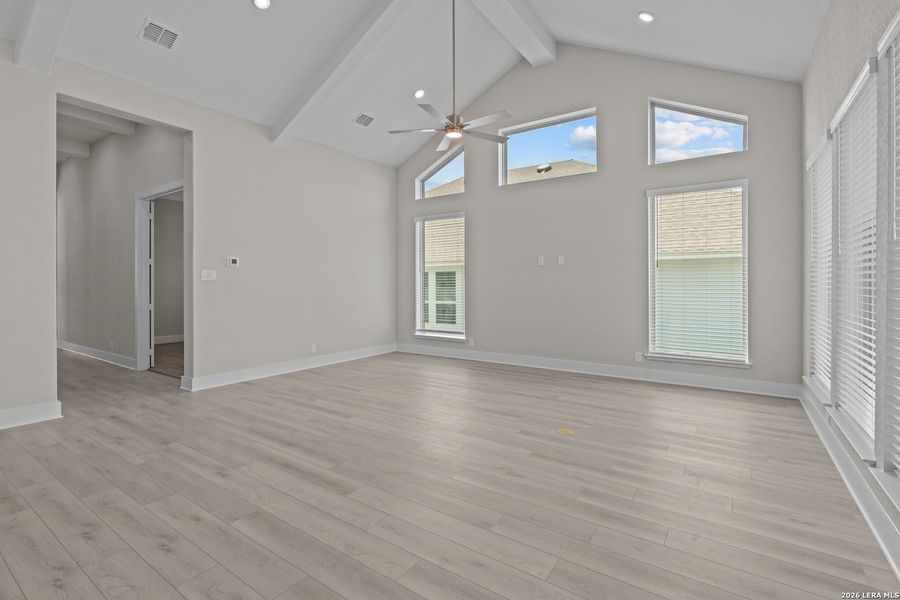 Spacious, unfurnished interior of a new home in , Boerne (Image 25).