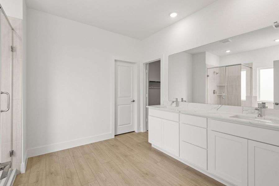 Furnished interior view inside a new home in Riverside Estates, Baytown (Image 8).