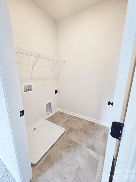 Spacious, unfurnished interior of a new home in Cedar Meadows, Monroe (Image 16).