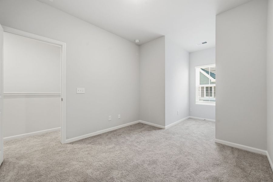 Spacious, unfurnished interior of a new home in Lakeview Village, Charlotte (Image 22).