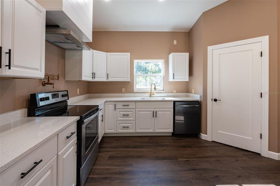 Furnished interior view inside a new home in , Spring Hill (Image 46).