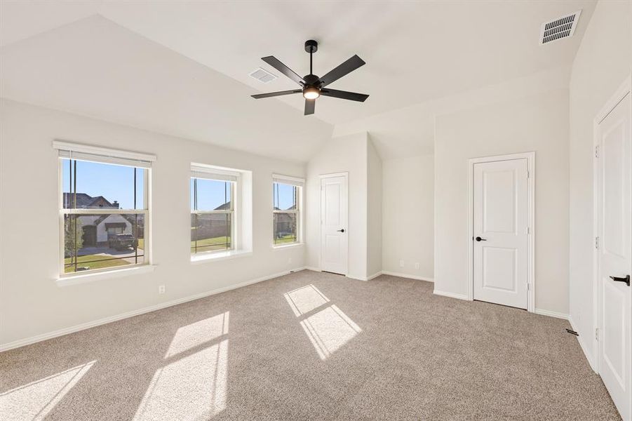 Spacious, unfurnished interior of a new home in Coyote Crossing, Godley (Image 23).
