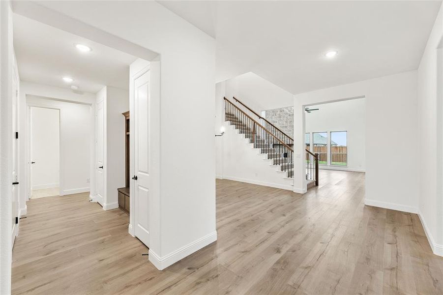 Spacious, unfurnished interior of a new home in Stone River Glen 60s, Royse City (Image 20).