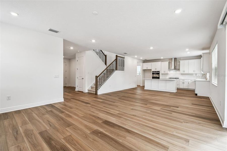 Spacious, unfurnished interior of a new home in Hawkstone, Sarasota (Image 28).