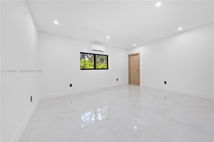 Spacious, unfurnished interior of a new home in , North Miami (Image 24).