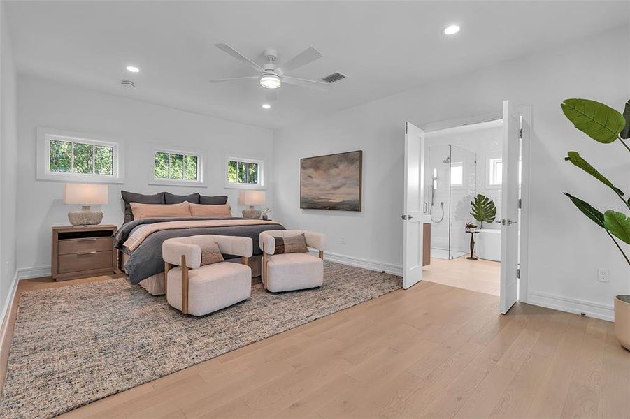 Furnished interior view inside a new home in , Sarasota (Image 10).