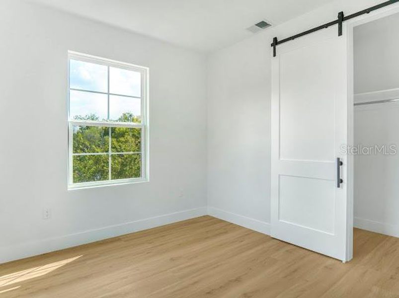 Spacious, unfurnished interior of a new home in , Oakland (Image 36).