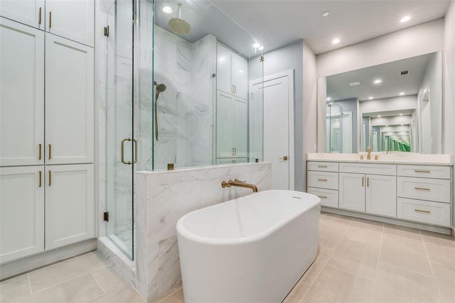 Furnished interior view inside a new home in , Dallas (Image 15).