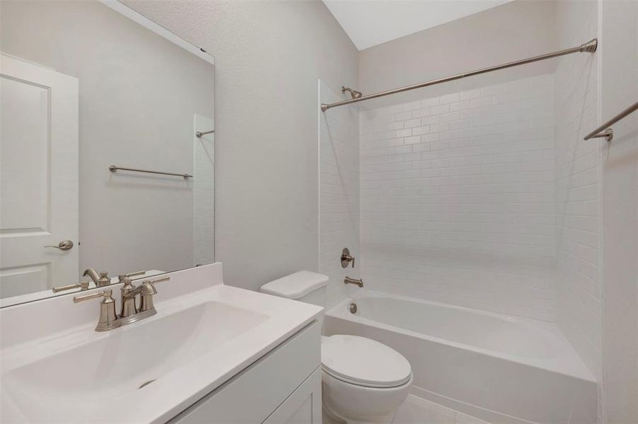 Furnished interior view inside a new home in Heritage Ranch, Sherman (Image 21).