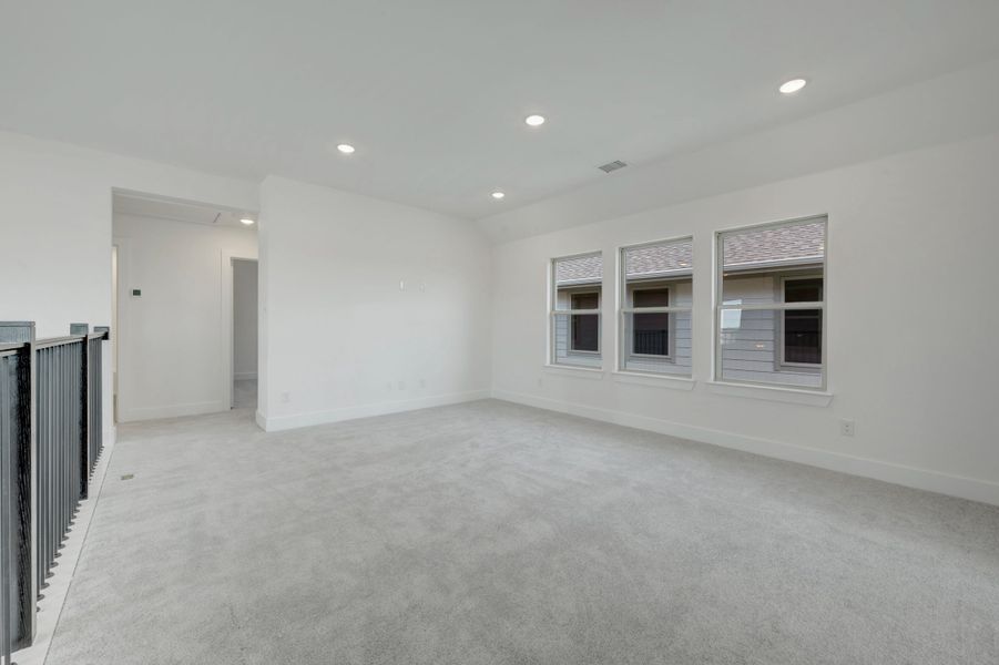 Spacious, unfurnished interior of a new home in Painted Tree, McKinney (Image 20). Spacious, unfurnished interior of a new home in Painted Tree, McKinney (Image 20).