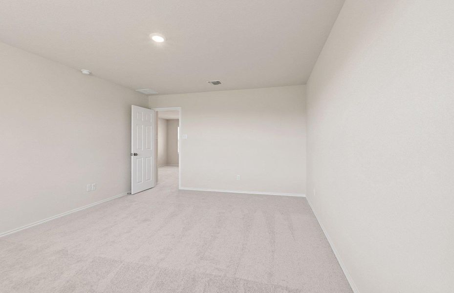Spacious, unfurnished interior of a new home in Larson Crossing, Elgin (Image 15).